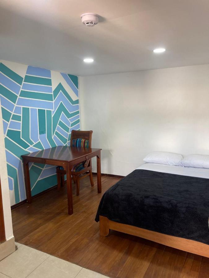 El Jardin Escondido Party Hostel Baños Екстериор снимка