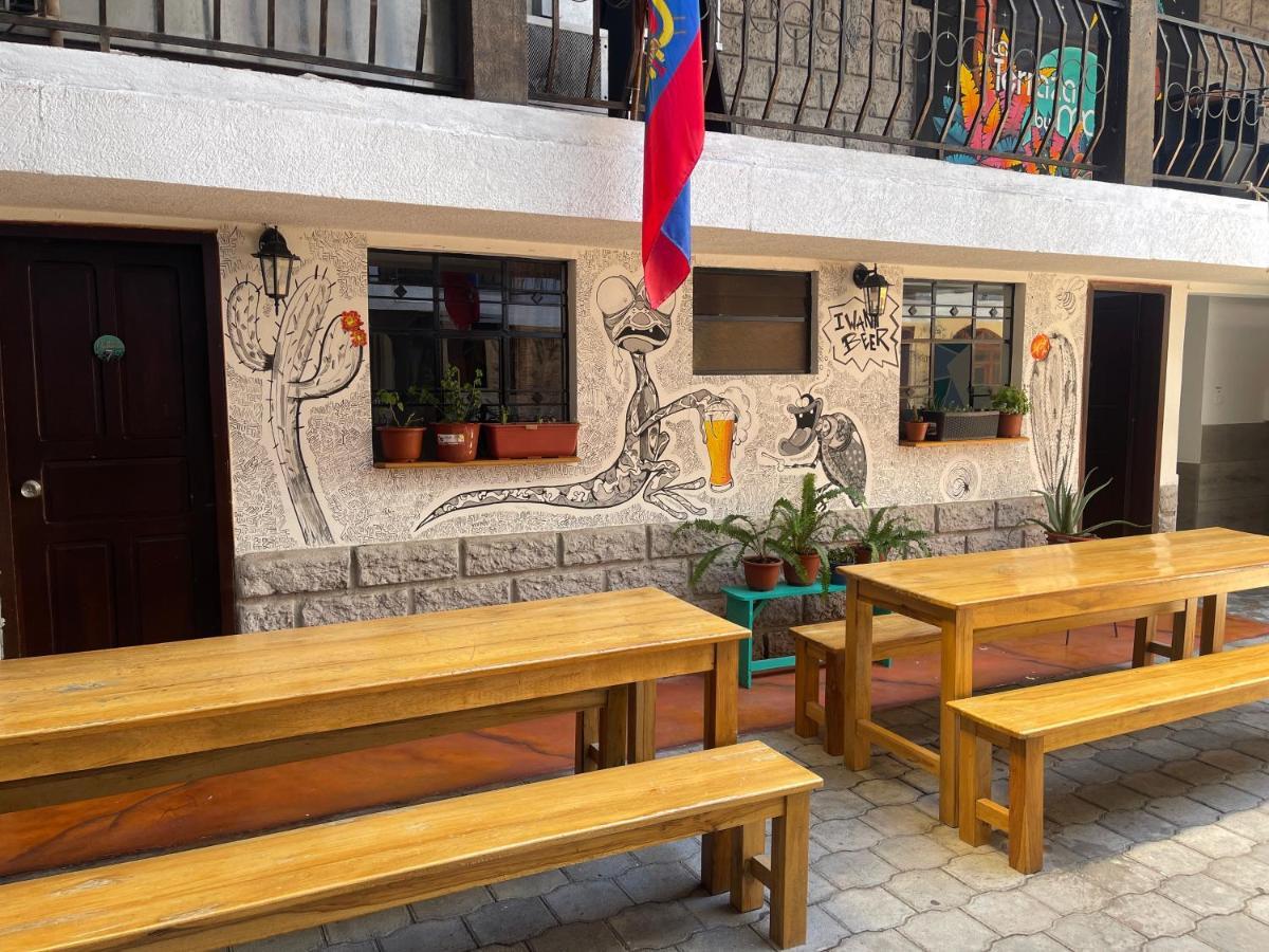 El Jardin Escondido Party Hostel Baños Екстериор снимка