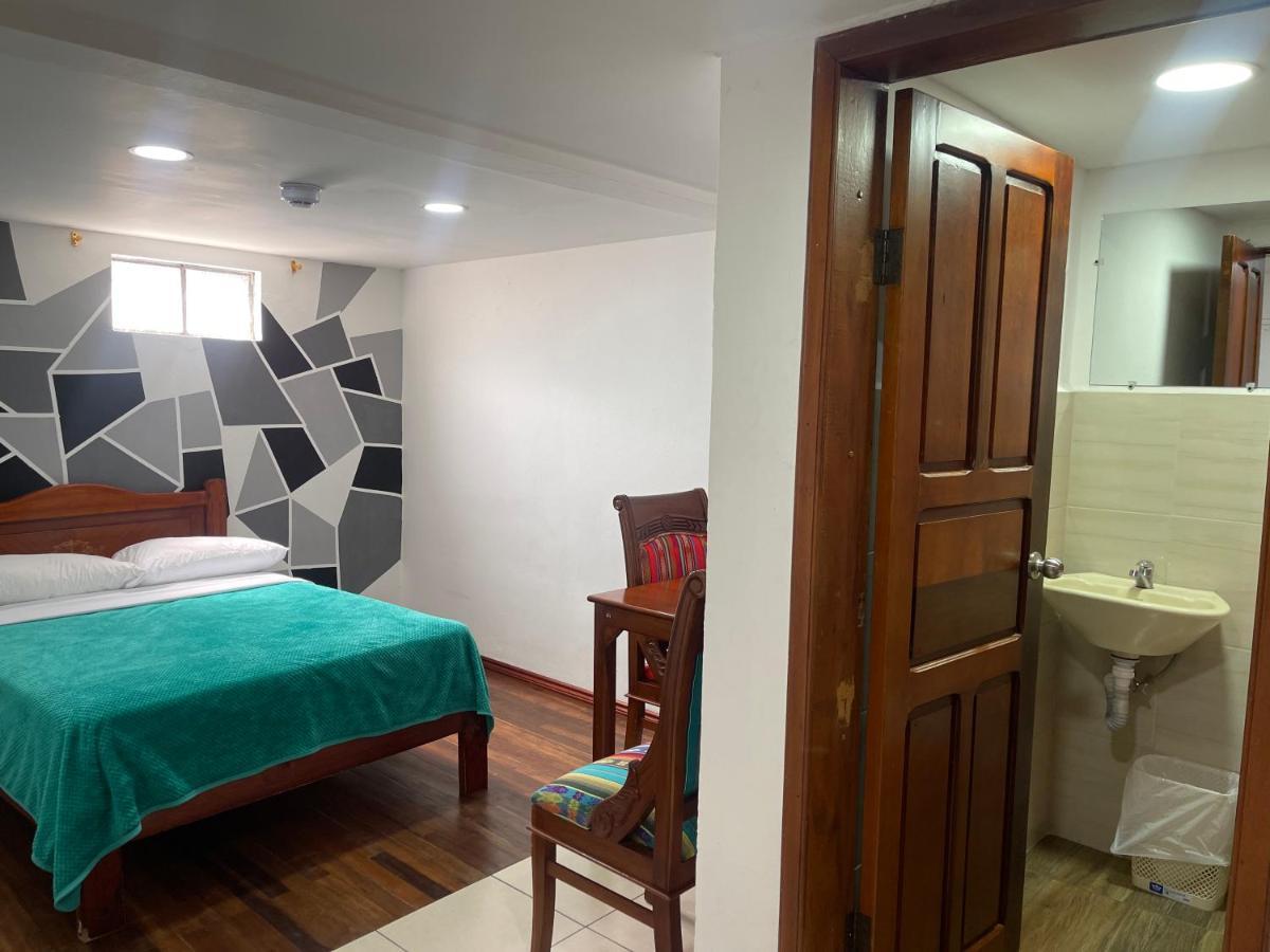 El Jardin Escondido Party Hostel Baños Екстериор снимка