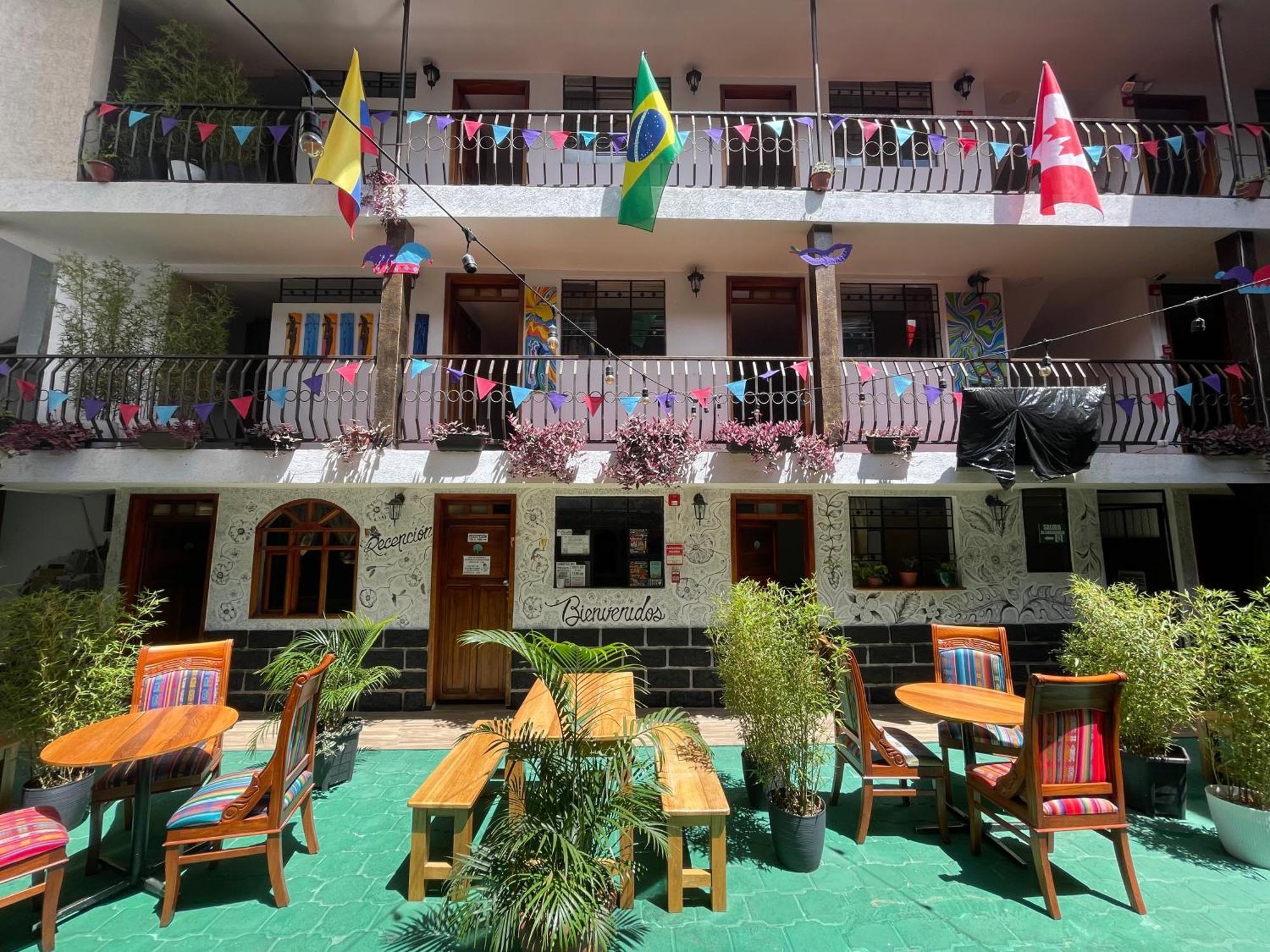 El Jardin Escondido Party Hostel Baños Екстериор снимка
