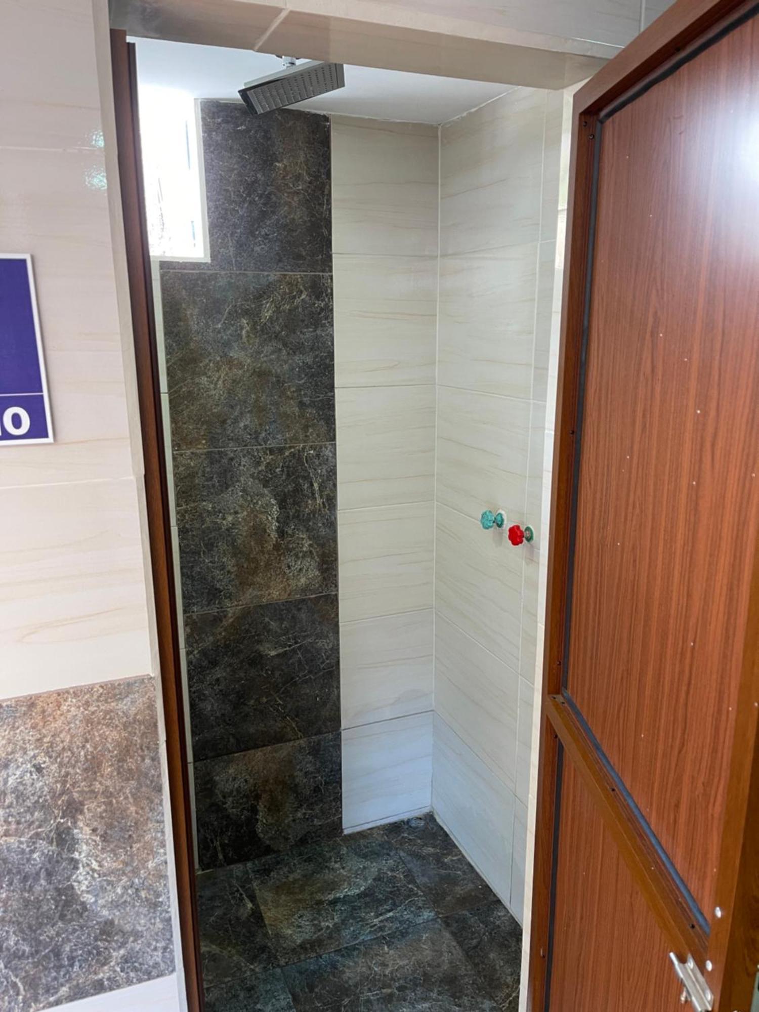 El Jardin Escondido Party Hostel Baños Екстериор снимка