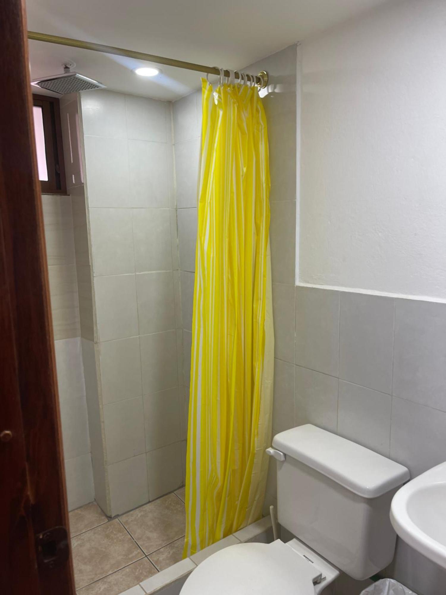 El Jardin Escondido Party Hostel Baños Екстериор снимка