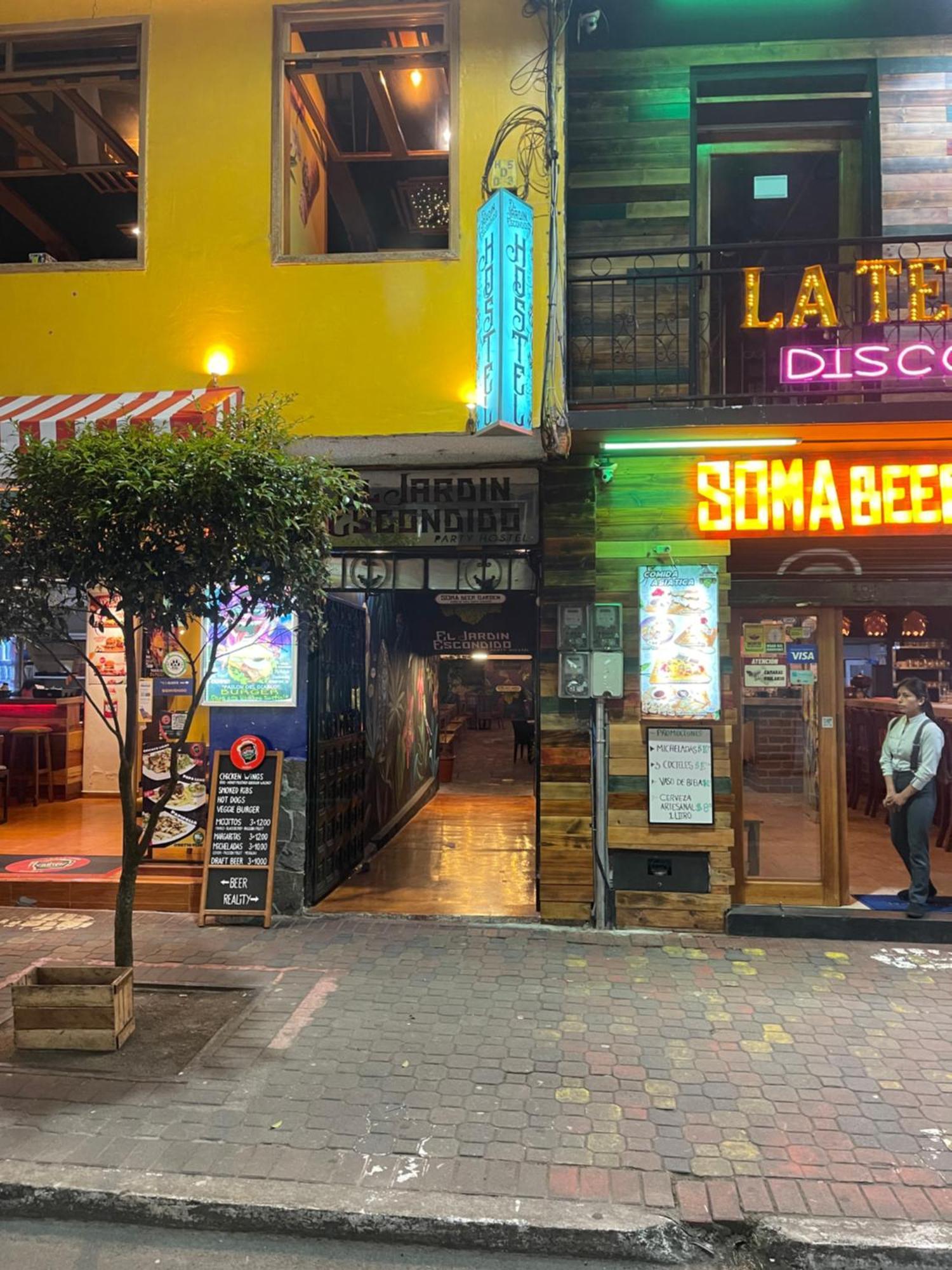 El Jardin Escondido Party Hostel Baños Екстериор снимка