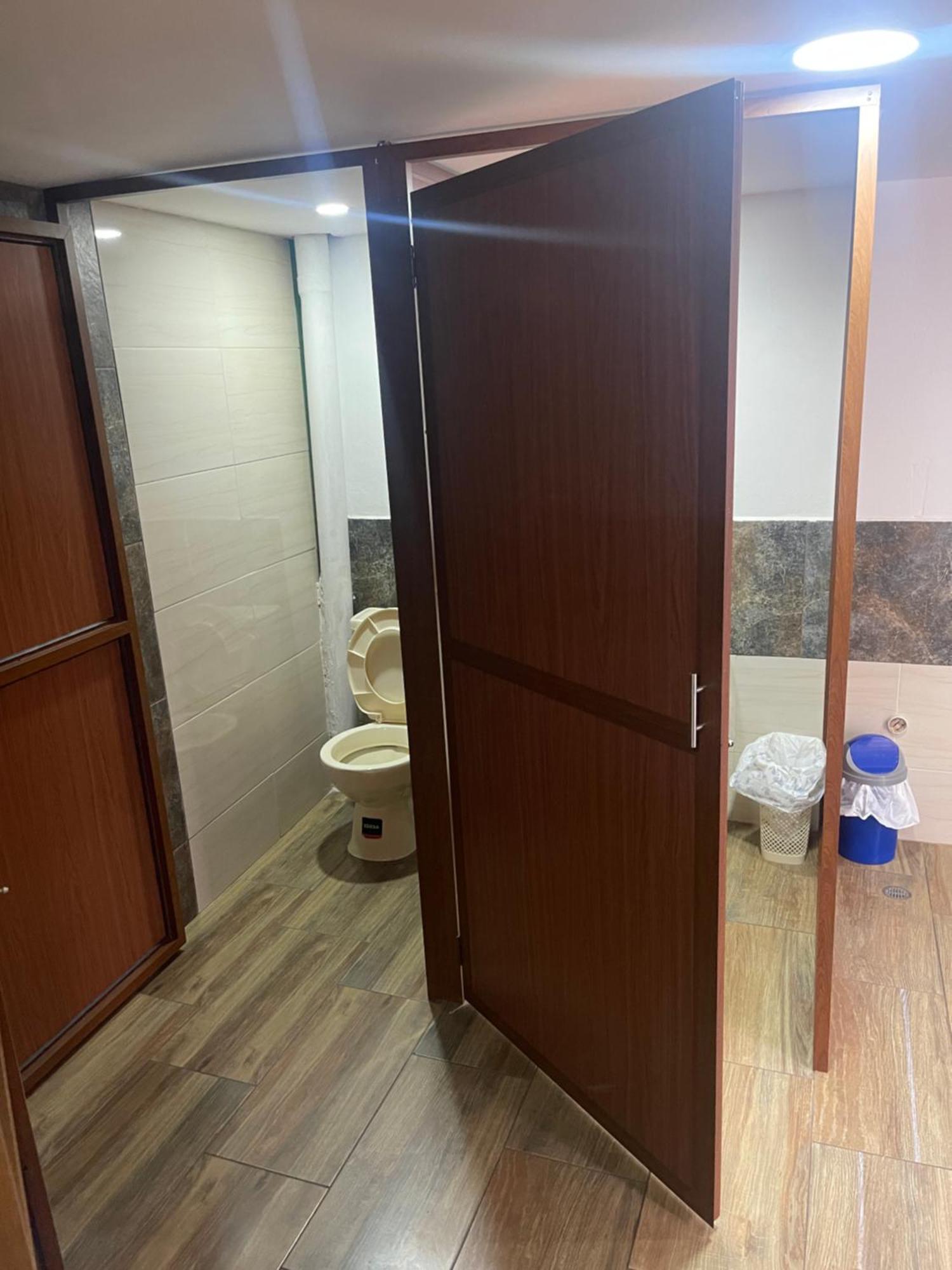 El Jardin Escondido Party Hostel Baños Екстериор снимка